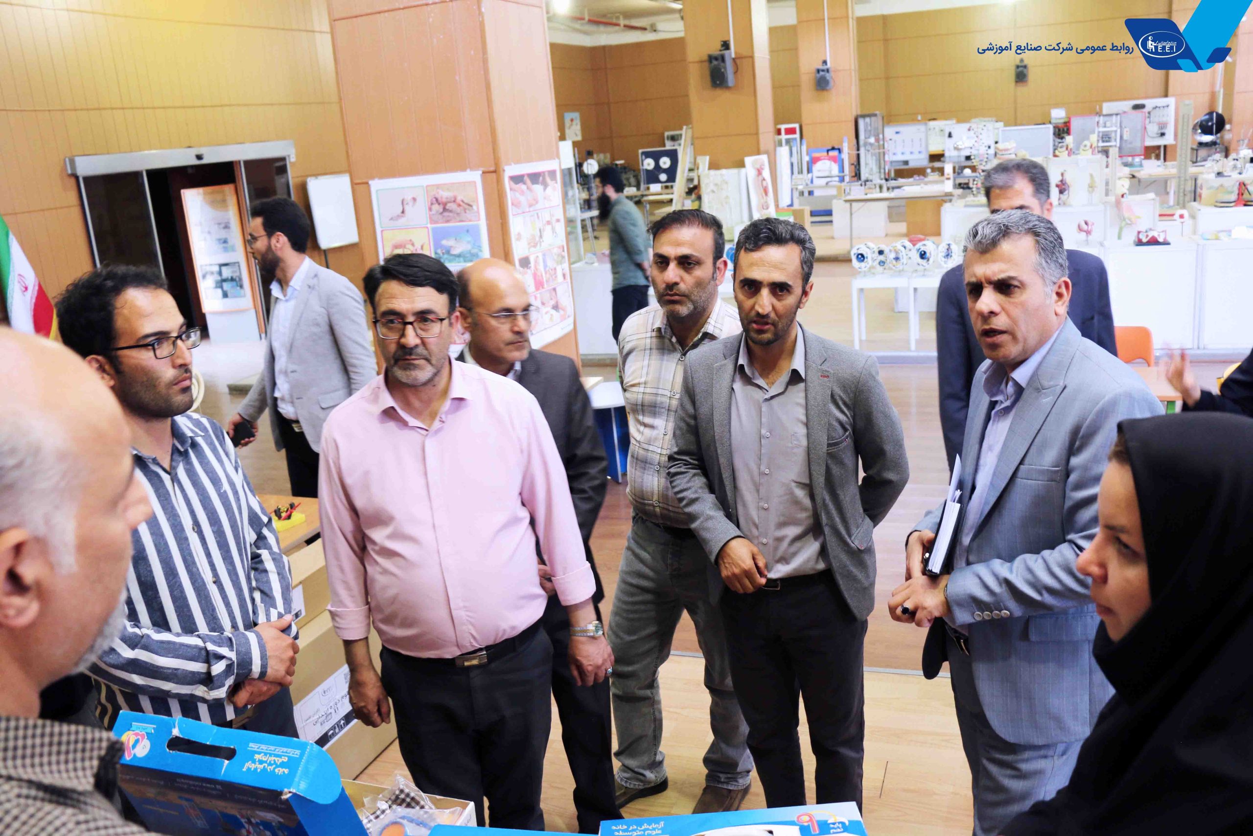 گزارش تصویری بازدید جمعی از مدیران مدارس و پژوهش سرا های شهرستان آوج استان قزوین از شرکت صنایع آموزش