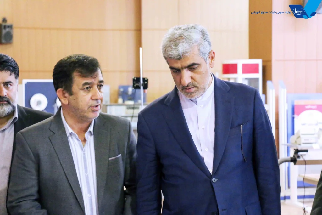 بازدید رئیس سازمان آموزش و پرورش استثنایی کشور از شرکت صنایع آموزشی